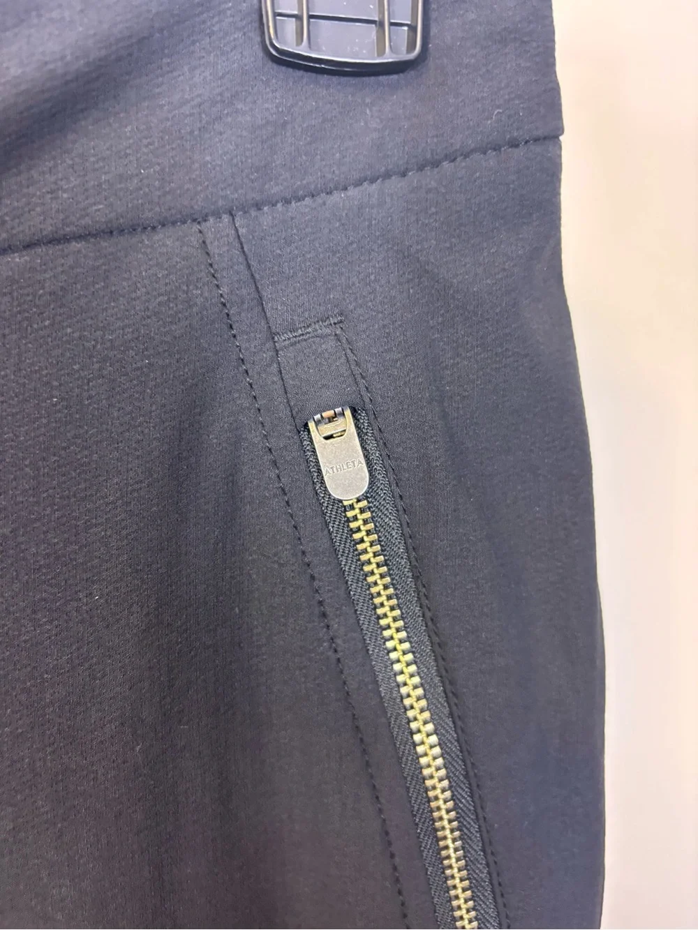 Athleta Black Zip-Detail Pockets and Bottom Performance Pants Women’s 4